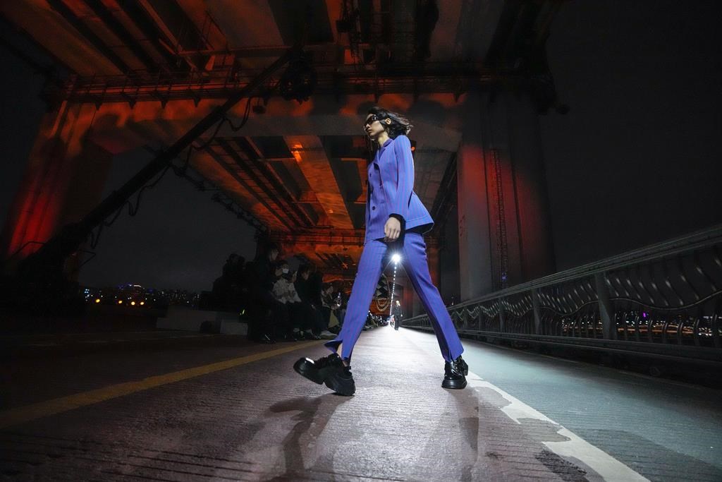 Louis Vuitton turns Seoul bridge into massive runway
